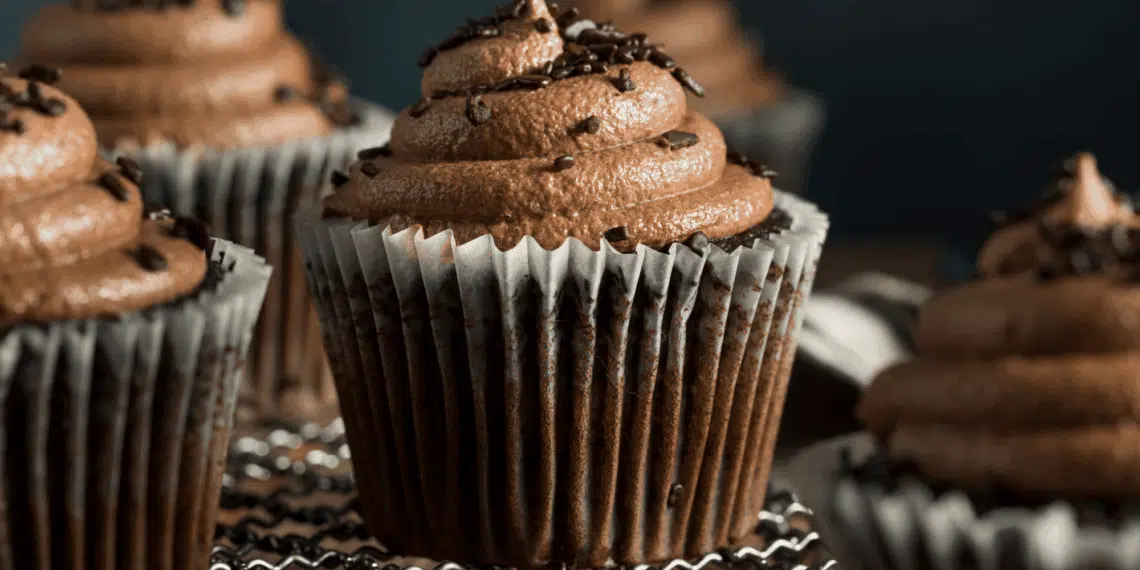 Extreme Chocolate Cupcakes With Spicy Rum Ganache - Thefoodiebunch Extreme Chocolate Cupcake
