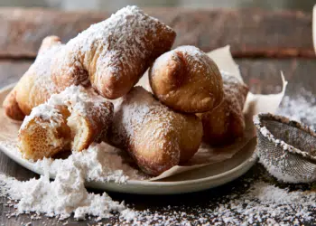 Fluffy New Orleans Beignets: A Sweet French Quarter Treat